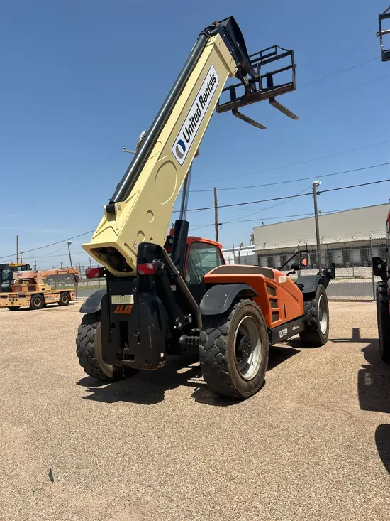 2017 JLG 1055 Forklift