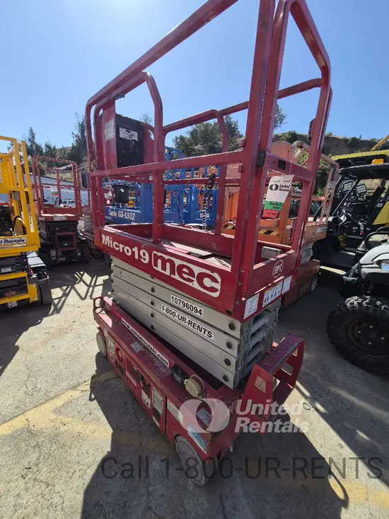 2018 MEC MICRO 19 Scissor Lift