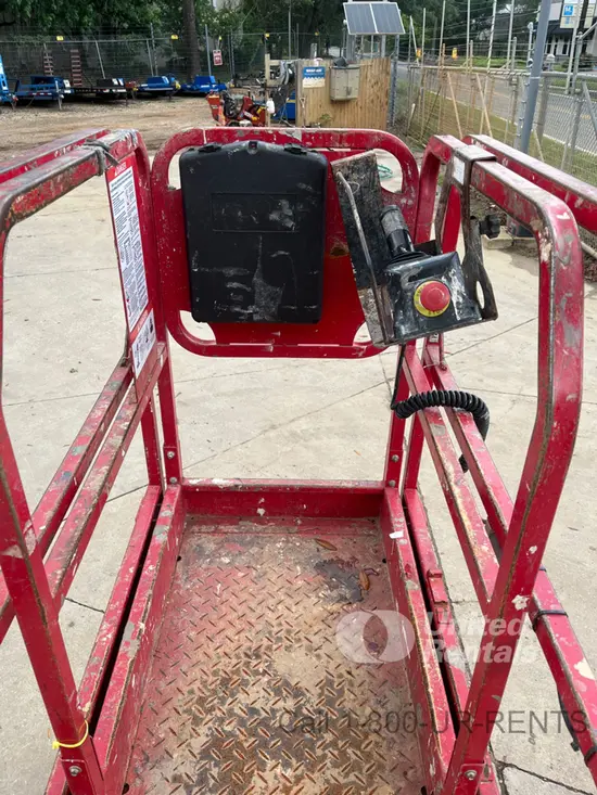2018 MEC MICRO 19 Scissor Lift