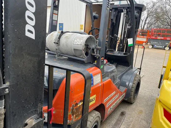 2019 Toyota 8FGU30 Warehouse Forklift