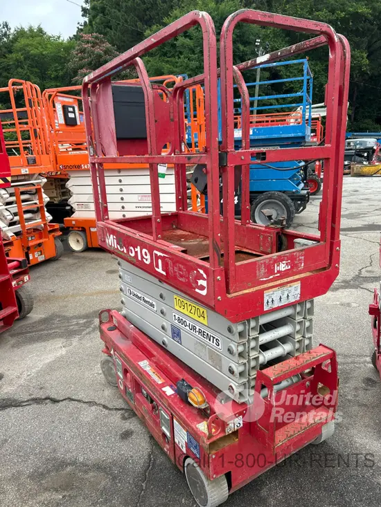 2019 MEC MICRO 19 Scissor Lift