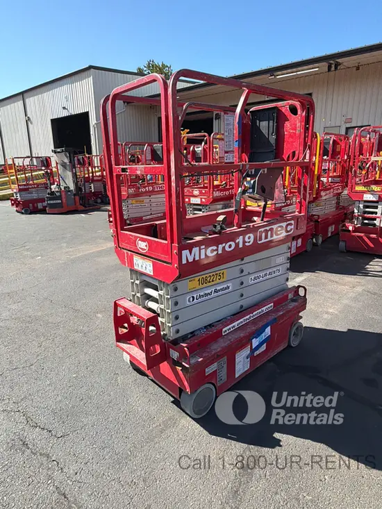 2018 MEC MICRO 19 Scissor Lift