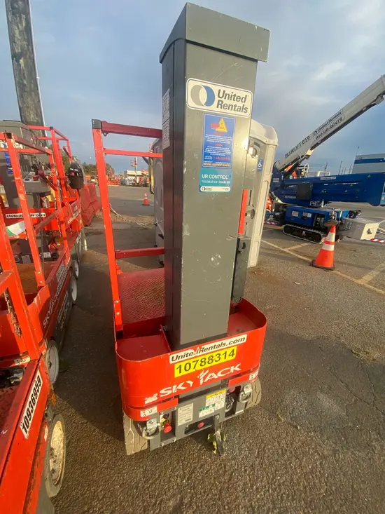 2018 Skyjack SJ12 Self-Propelled One-Person Lift