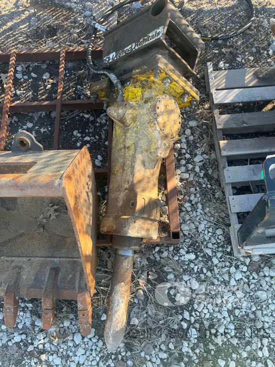 2017 Atlas Copco SB 452 Attachment