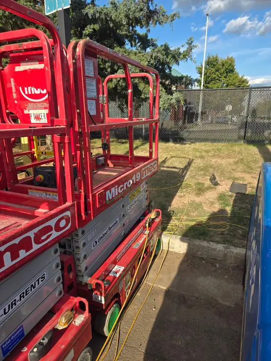 2019 MEC MICRO 19 Scissor Lift