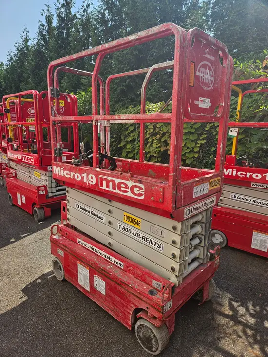 2018 MEC MICRO 19 Scissor Lift