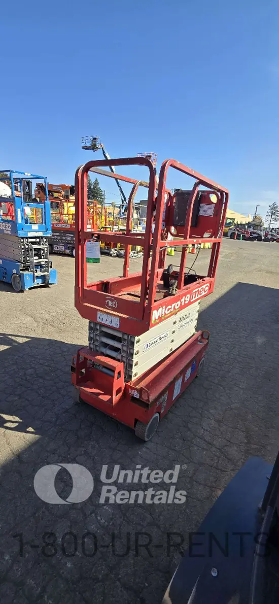 2019 MEC MICRO 19 Scissor Lift