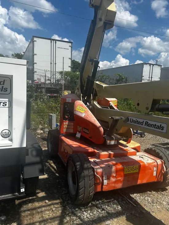 2013 JLG E450AJ Articulating Boom Lift