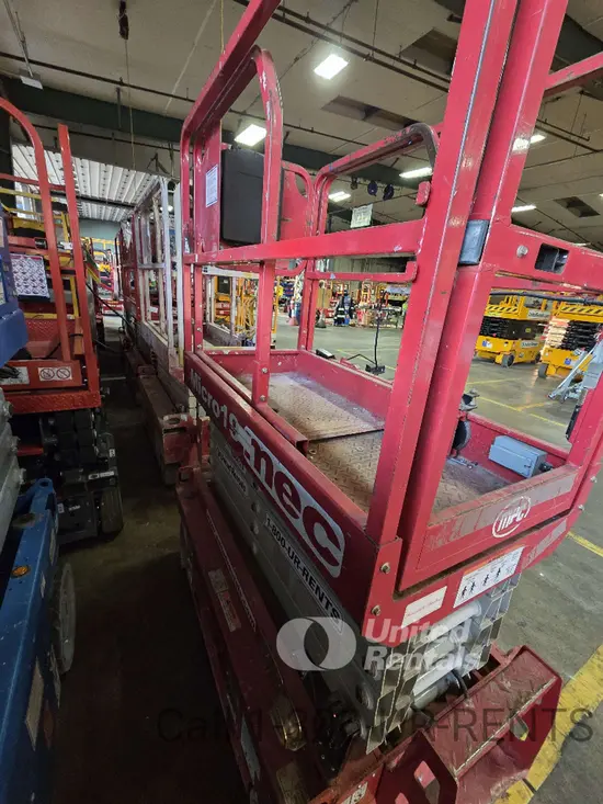 2019 MEC MICRO 19 Scissor Lift