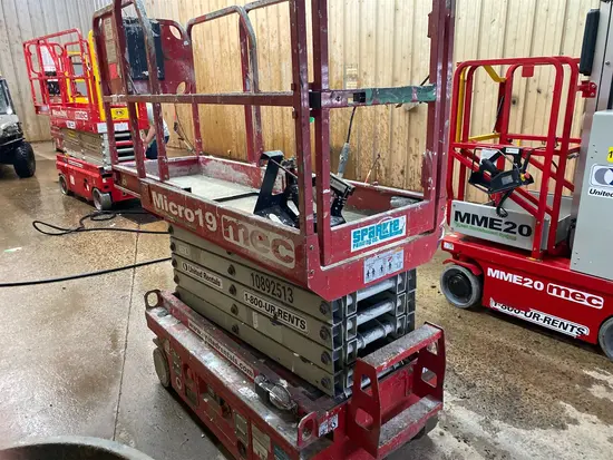 2019 MEC MICRO 19 Scissor Lift