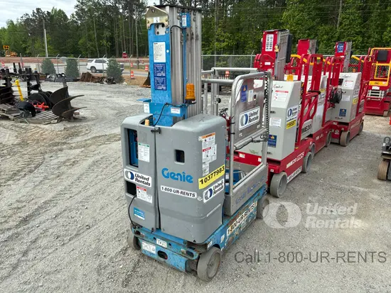 2015 Genie GR-20 Self-Propelled One-Person Lift