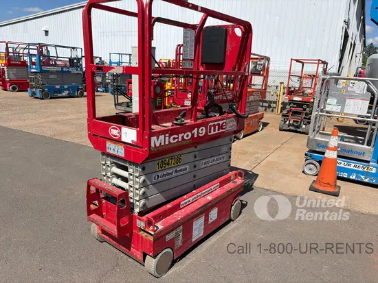 2019 MEC MICRO 19 Scissor Lift
