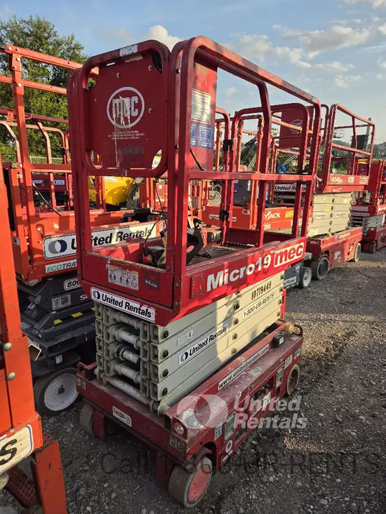 2018 MEC MICRO 19 Scissor Lift