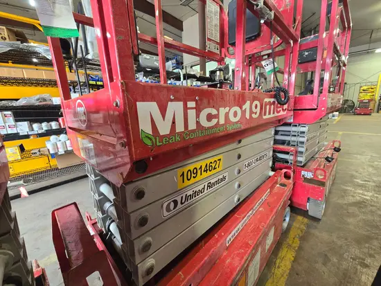 2019 MEC MICRO 19 Scissor Lift