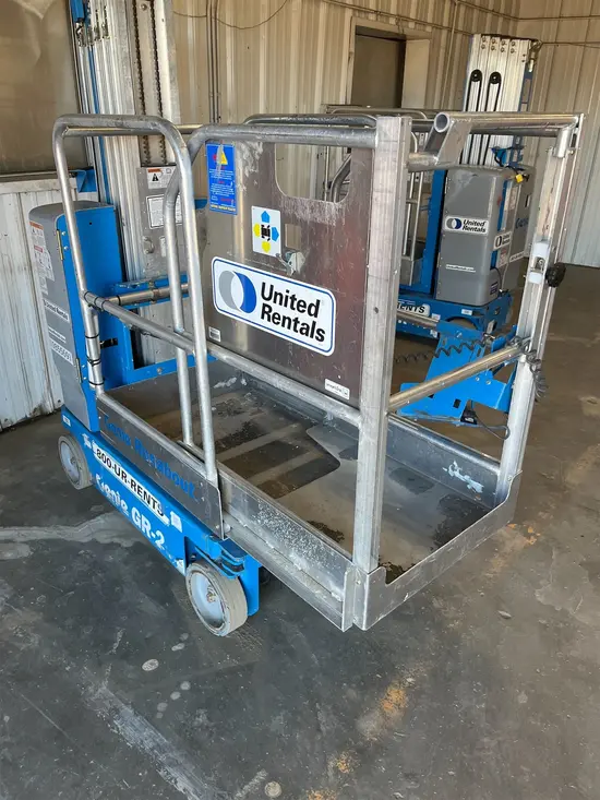 2018 Genie GR-20 Self-Propelled One-Person Lift