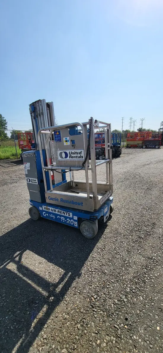 2018 Genie GR-20 Self-Propelled One-Person Lift