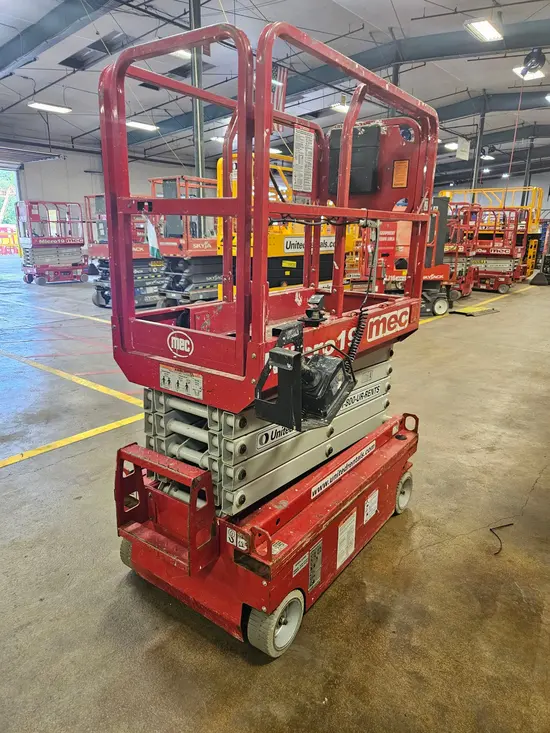 2018 MEC MICRO 19 Scissor Lift