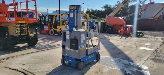 2016 Genie GR-20 Self-Propelled One-Person Lift