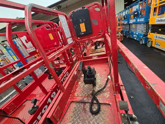 2019 MEC MICRO 19 Scissor Lift