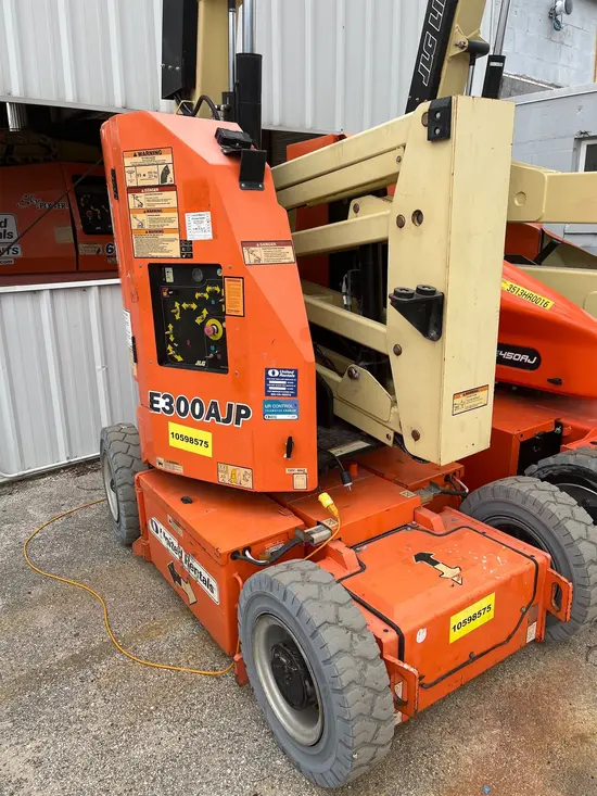 2017 JLG E300AJP Articulating Boom Lift