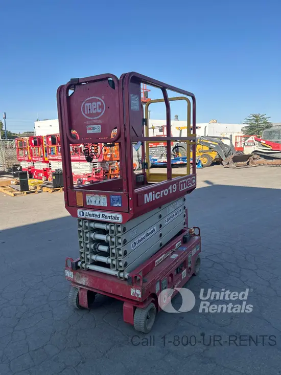 2018 MEC MICRO 19 Scissor Lift