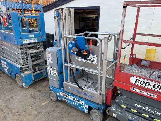 2016 Genie GR-20 Self-Propelled One-Person Lift