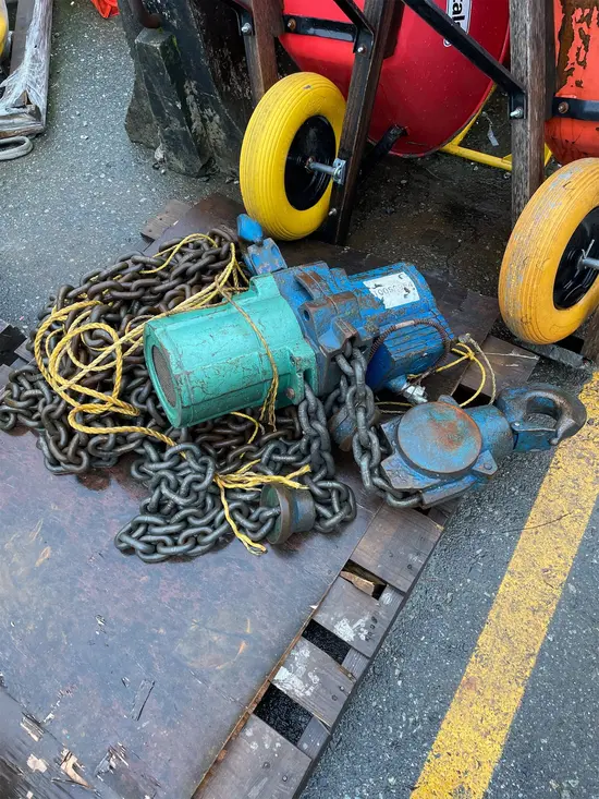 2012 JD NEUHAUS PROFI 10T Hoist
