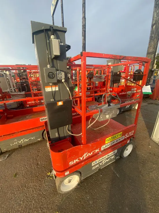 2018 Skyjack SJ12 Self-Propelled One-Person Lift