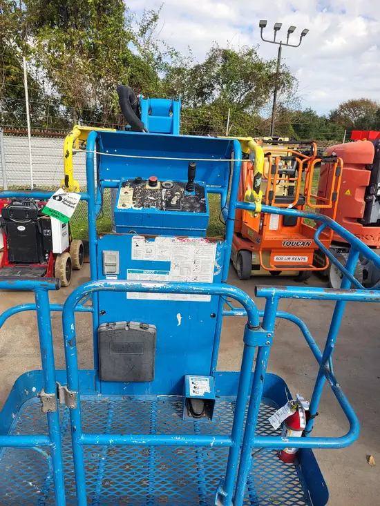 2017 Genie Z-34/22N Articulating Boom Lift