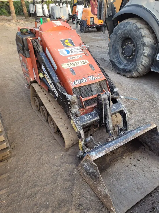2019 Ditch Witch SK600 Track Loader
