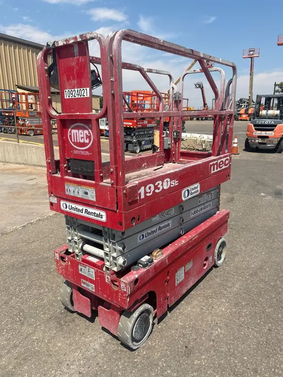2019 MEC 1930SE Scissor Lift