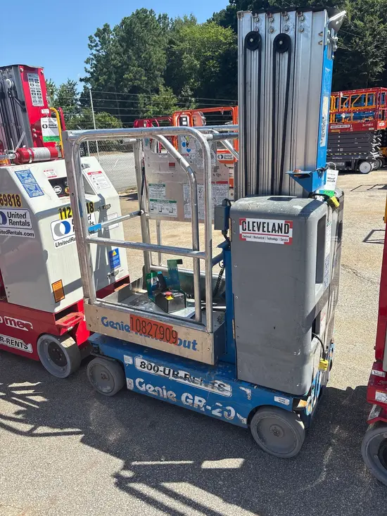 2018 Genie GR-20 Self-Propelled One-Person Lift