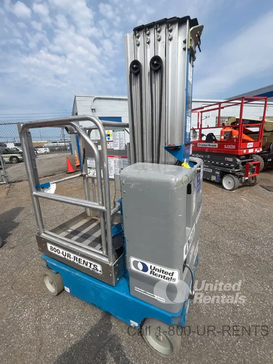 2018 Genie GR-20 Self-Propelled One-Person Lift