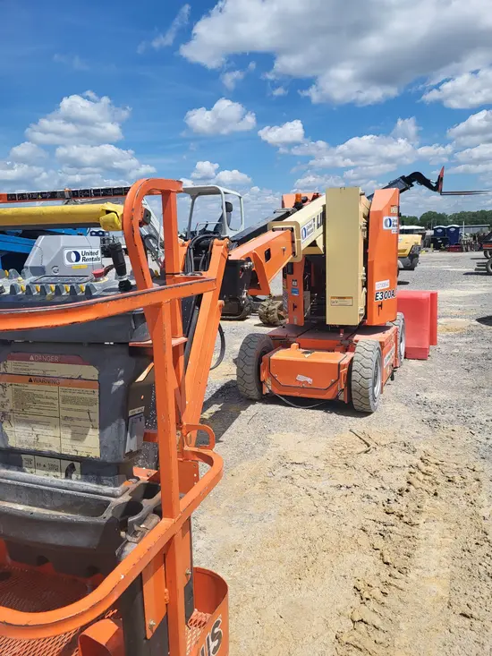 2018 JLG E300AJP Articulating Boom Lift