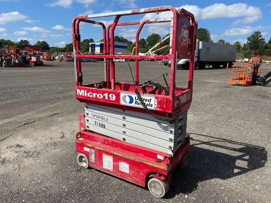 2018 MEC MICRO 19 Scissor Lift