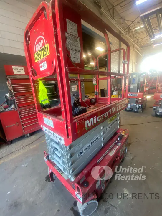 2019 MEC MICRO 19 Scissor Lift