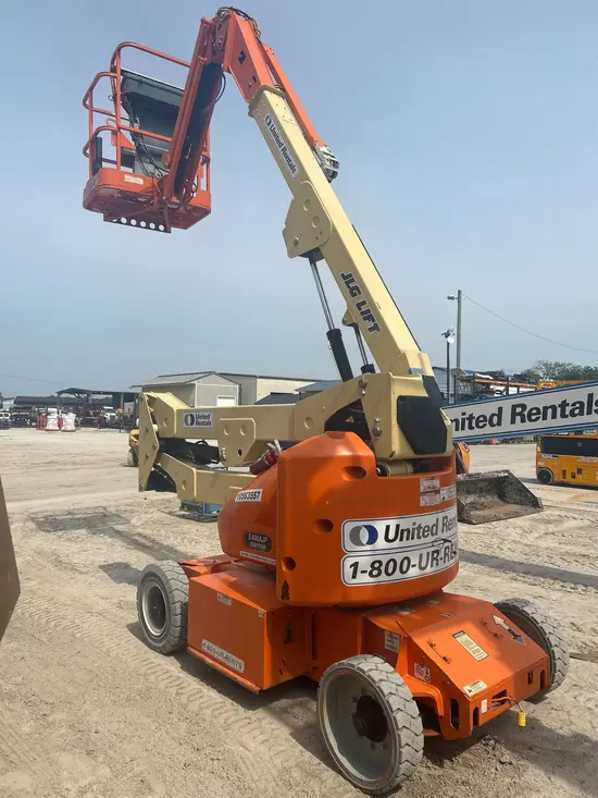 2017 JLG E400AJPN Articulating Boom Lift