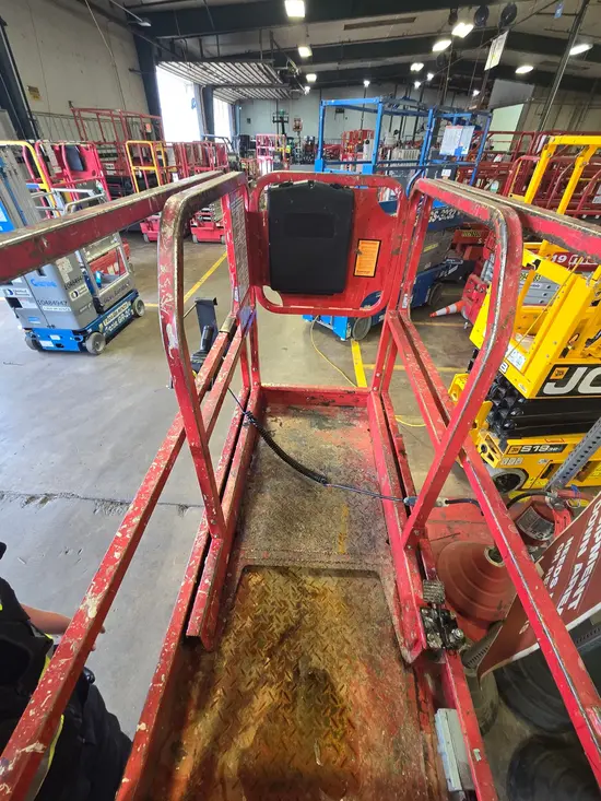 2019 MEC MICRO 19 Scissor Lift