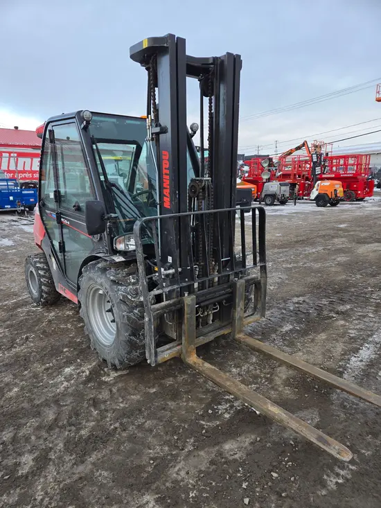 2024 MANITOU MC25-4 Forklift