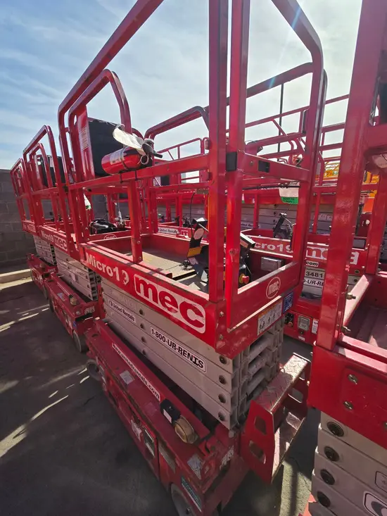 2018 MEC MICRO 19 Scissor Lift