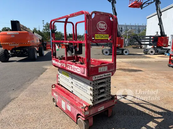 2017 MEC MICRO 19 Scissor Lift