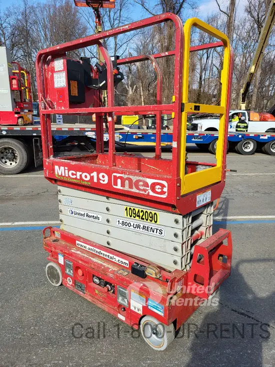 2019 MEC MICRO 19 Scissor Lift