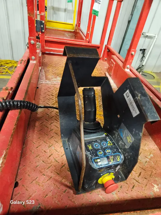 2018 MEC MICRO 19 Scissor Lift