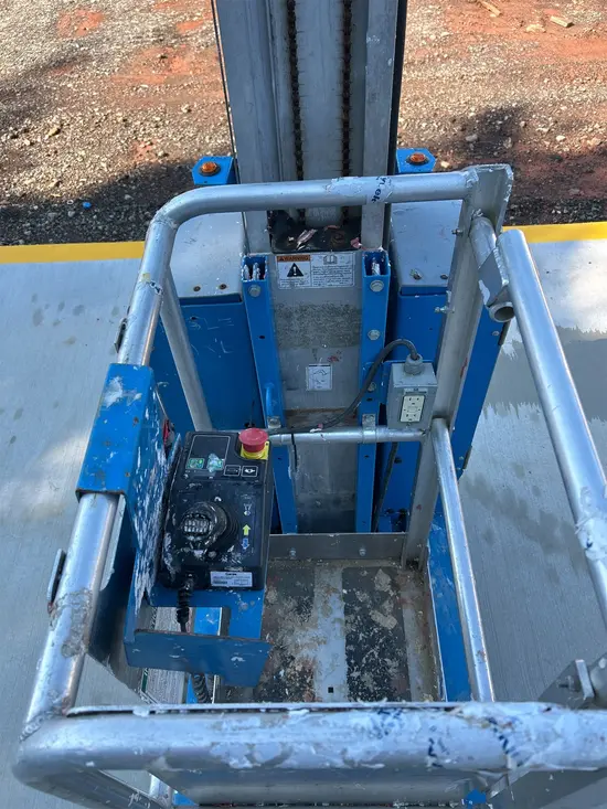2019 Genie GR-20 Self-Propelled One-Person Lift