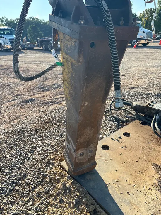 2011 Atlas Copco MB750 Attachment