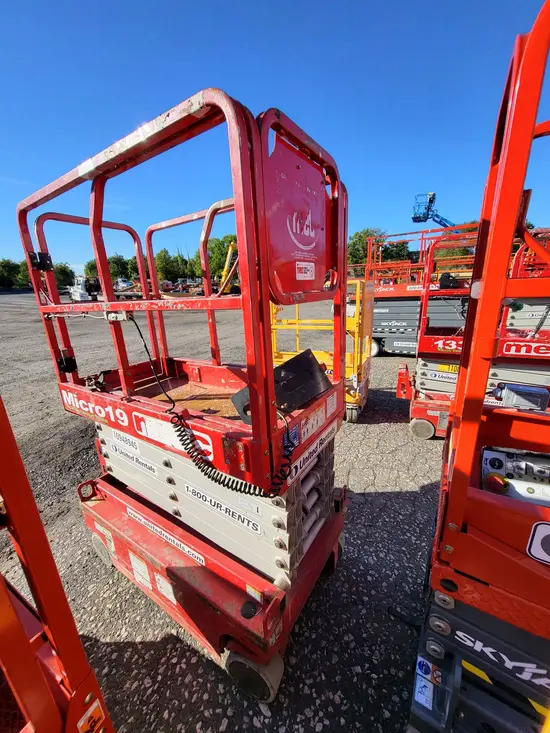 2019 MEC MICRO 19 Scissor Lift