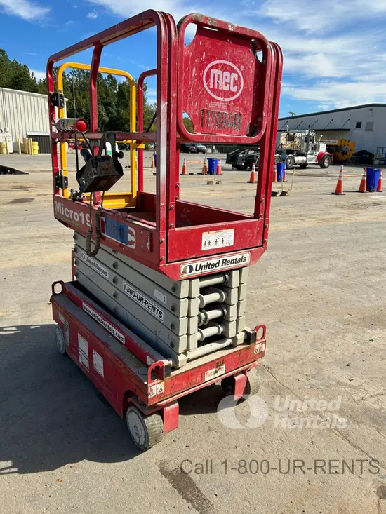 2020 MEC MICRO 19 Scissor Lift