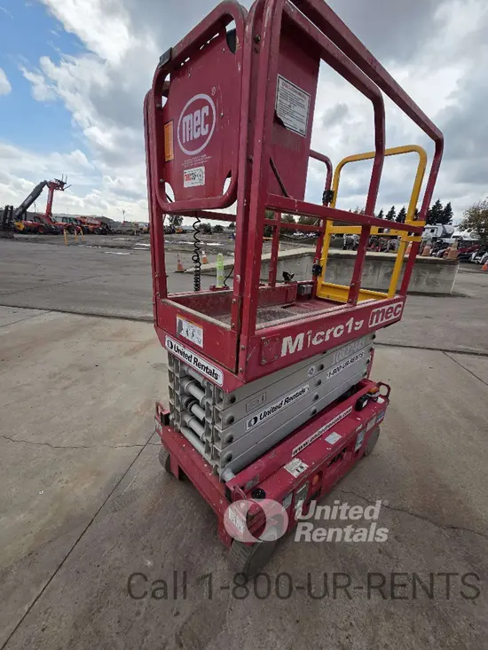 2018 MEC MICRO 19 Scissor Lift