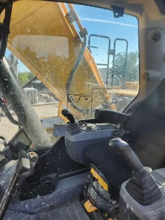 2021 JCB 220X Excavator