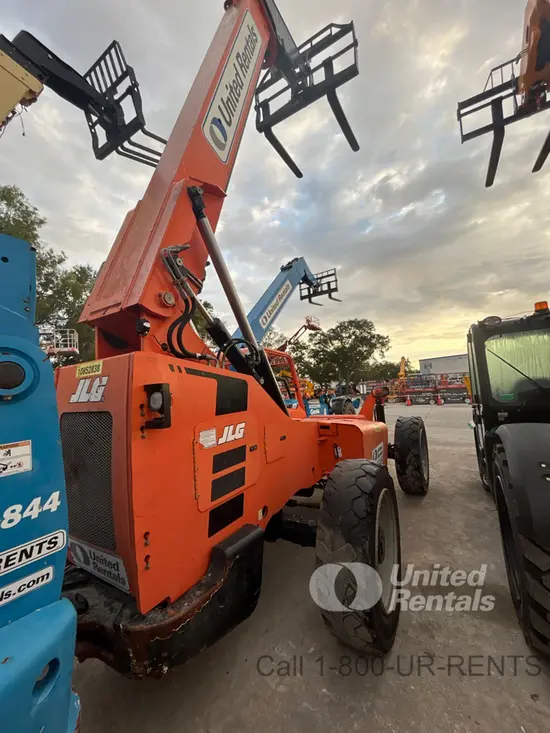 2018 SKYTRAK 8042 Forklift